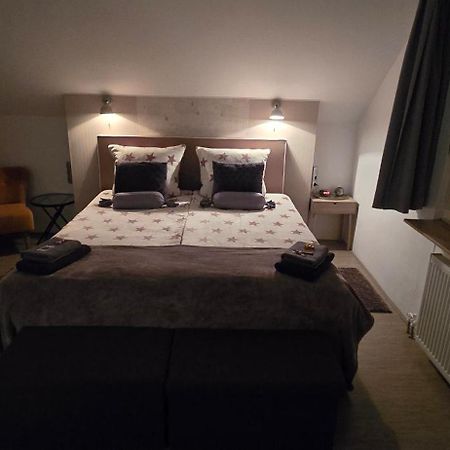 Bed & Breakfast Ravelin レース エクステリア 写真
