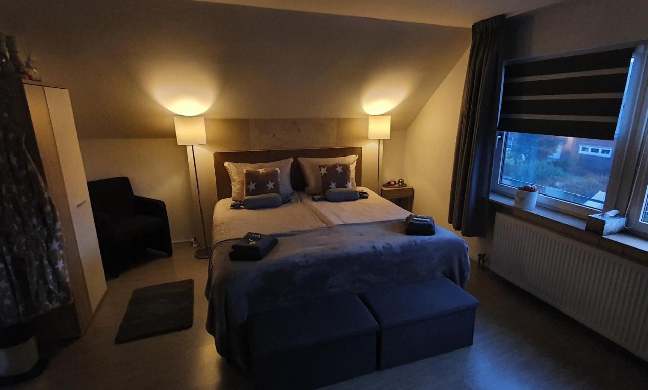 Bed & Breakfast Ravelin レース エクステリア 写真