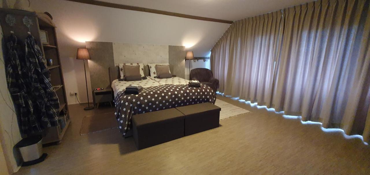 Bed & Breakfast Ravelin レース エクステリア 写真