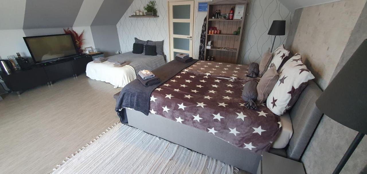 Bed & Breakfast Ravelin レース エクステリア 写真