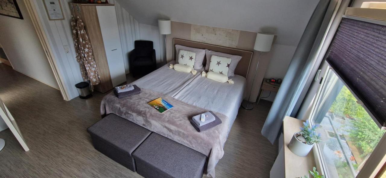 Bed & Breakfast Ravelin レース エクステリア 写真