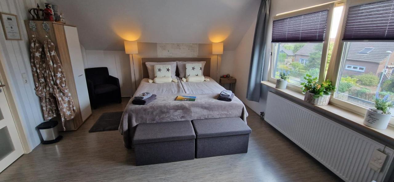Bed & Breakfast Ravelin レース エクステリア 写真