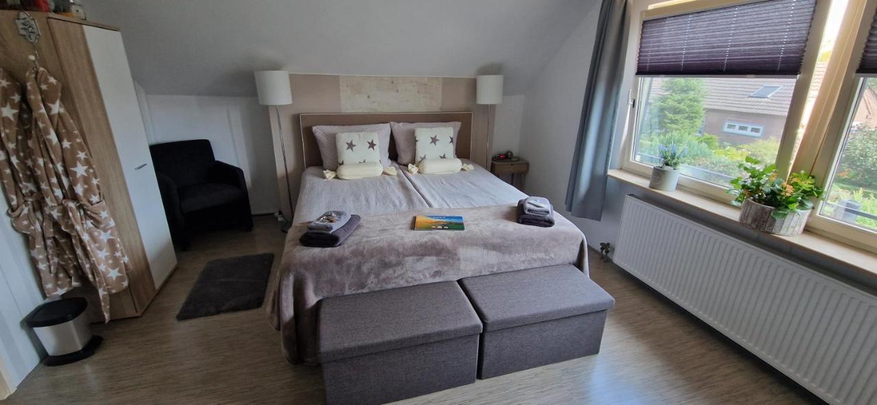 Bed & Breakfast Ravelin レース エクステリア 写真
