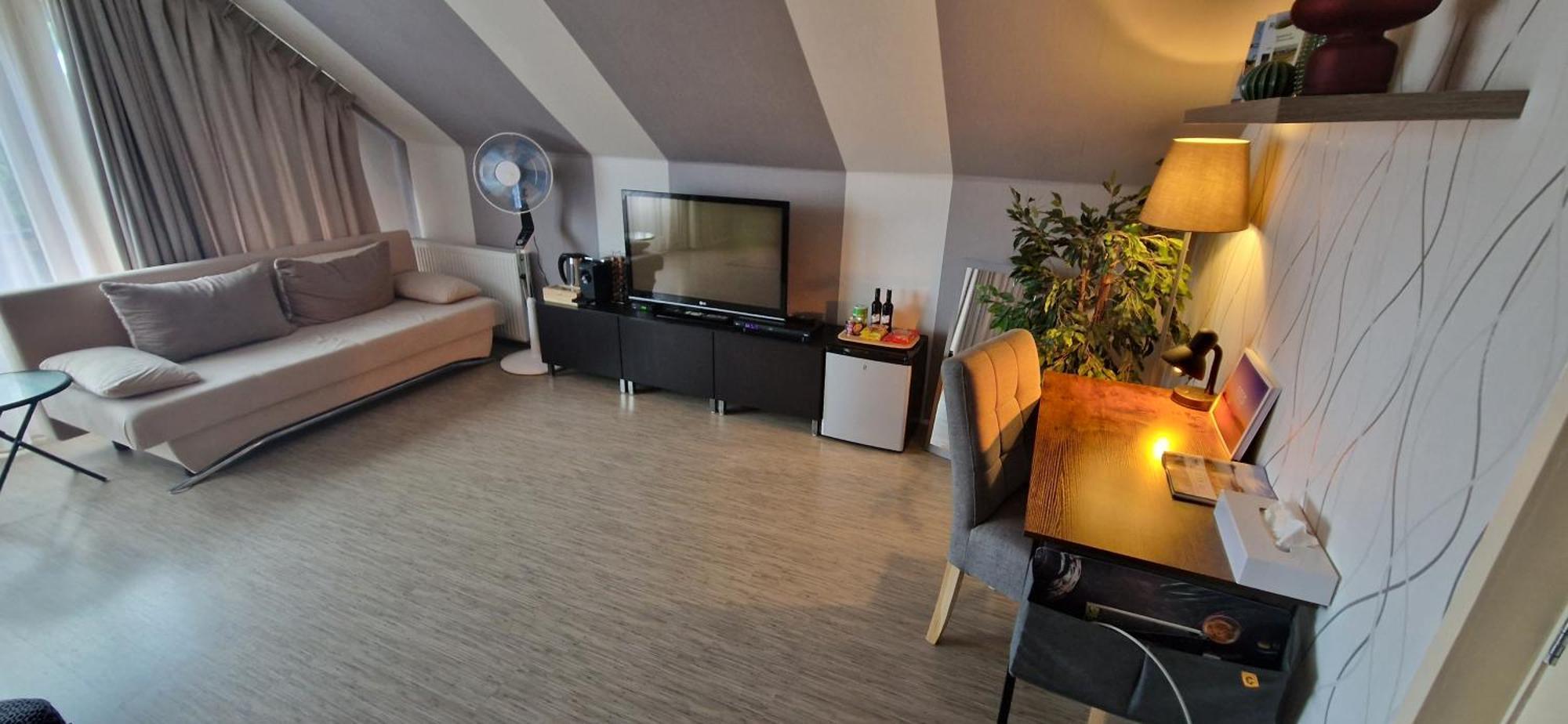 Bed & Breakfast Ravelin レース エクステリア 写真