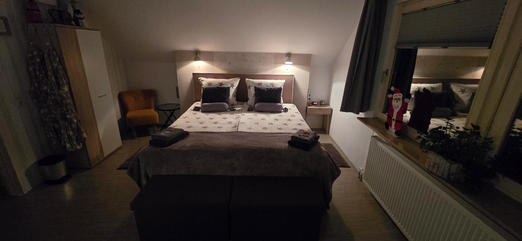 Bed & Breakfast Ravelin レース エクステリア 写真